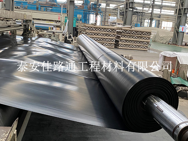 防滲土工膜施工中如何及時(shí)修復(fù)破損情況？
