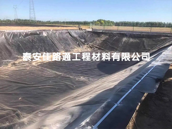人工湖鋪設防滲土工膜是需要進行細節(jié)把控的 人工湖鋪設防滲土工膜是需要進行細節(jié)把控的