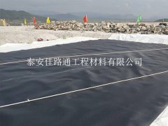 污水處理防滲膜裁剪技巧：精準(zhǔn)高效，助力環(huán)保