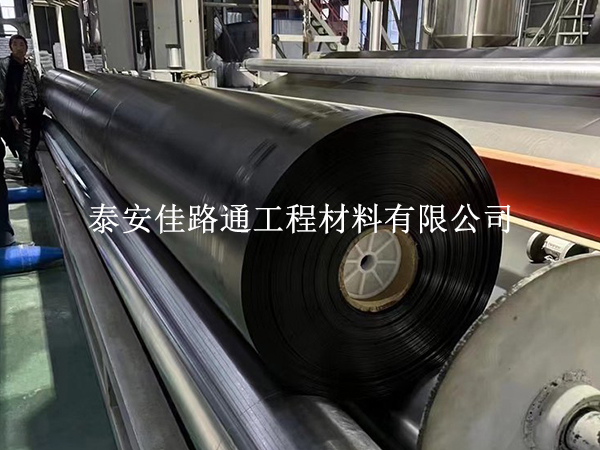 污水處理防滲膜運輸技巧：安全高效，輕松啟程