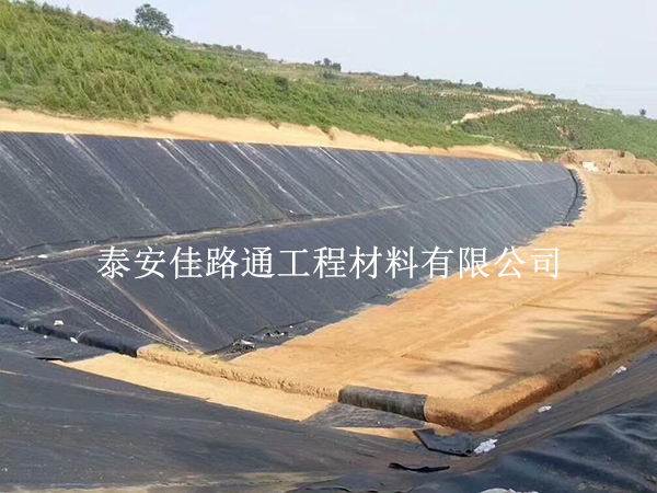 污水處理調(diào)節(jié)池防滲膜修復(fù)項目實(shí)踐與探索