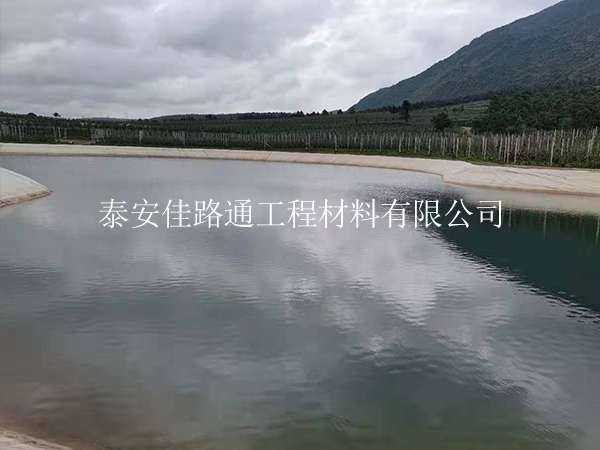 調(diào)節(jié)池防滲膜鋪設(shè)實(shí)用技巧