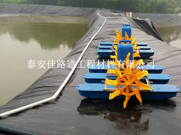 養(yǎng)殖防滲膜生產(chǎn)怕不達(dá)標(biāo)？掌握這些要點(diǎn)穩(wěn)過關(guān)