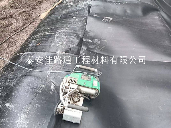 蓄水池防滲膜冬季施工不踩坑，這些專業(yè)技巧要